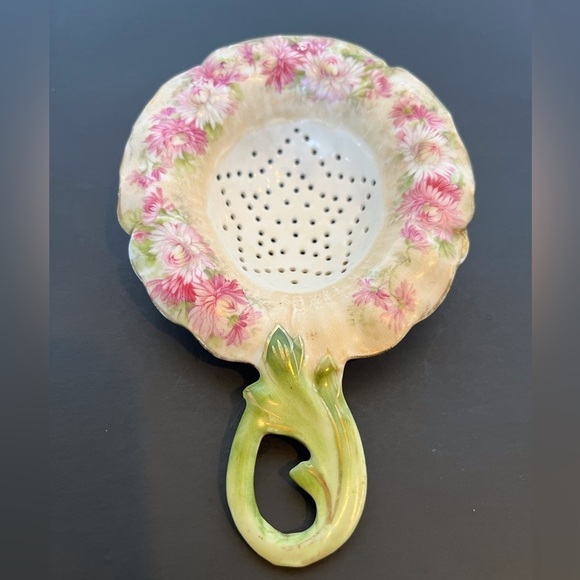 Vintage Porcelain Tea Strainer - Picture 9 of 9